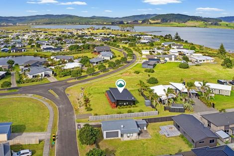 Photo of property in 101 Kelly Jade Avenue, Matarangi, Whitianga, 3592