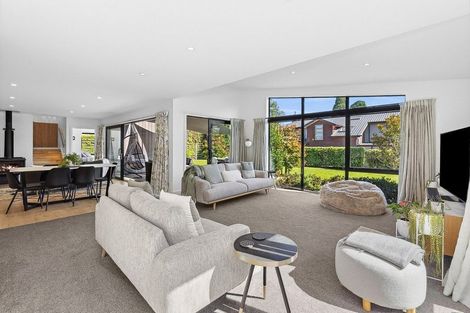 Photo of property in 5 Jessies Crescent, Wanaka, 9305