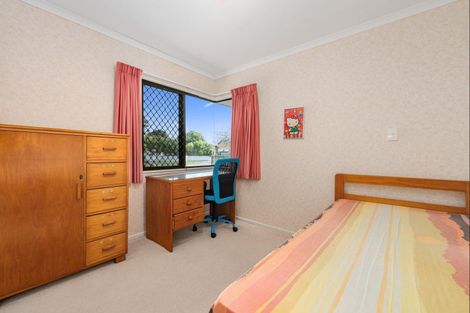 Photo of property in 77 Lyndhurst Street, Takaro, Palmerston North, 4412