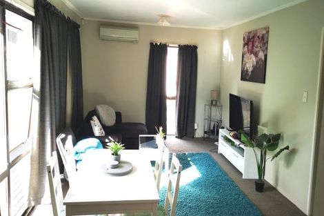 Photo of property in 2/59 Seaview Road, Glenfield, Auckland, 0629