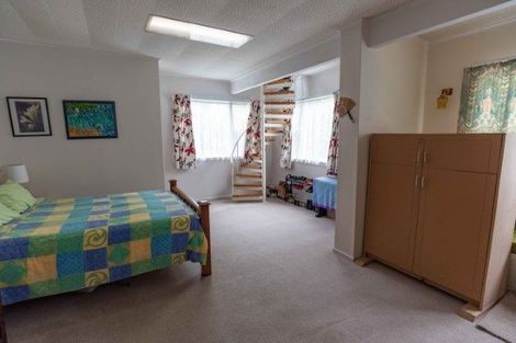 Photo of property in 2 Braemar Terrace, Johnsonville, Wellington, 6037
