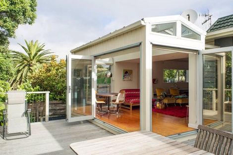 Photo of property in 19f3 Burnham Street, Seatoun, Wellington, 6022