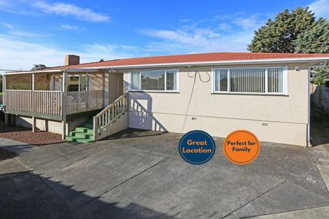 Photo of property in 11 Sheehan Road, Te Atatu South, Auckland, 0610
