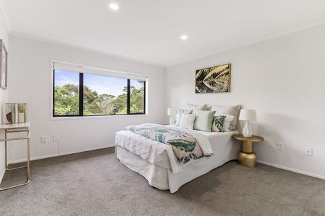 Photo of property in 43 Heathglen Place, Bayview, Auckland, 0629