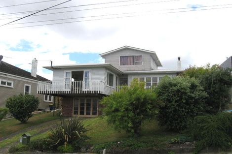 Photo of property in 23 Tizard Road, Birkenhead, Auckland, 0626