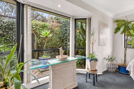 Photo of property in 3 Caroline Crescent, Highbury, Palmerston North, 4412