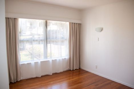 Photo of property in 22 Old Lake Road, Narrow Neck, Auckland, 0624