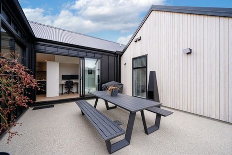 Photo of property in 2 Mcneil Crescent, Wanaka, 9305