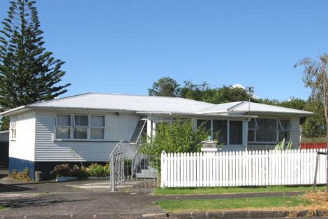 Photo of property in 10 Denyer Place, New Lynn, Auckland, 0600