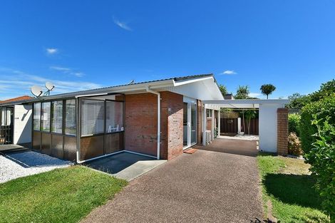 Photo of property in 1/70 Florence Avenue, Orewa, 0931