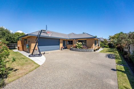 Photo of property in 92 Regent Drive, Paraparaumu Beach, Paraparaumu, 5032