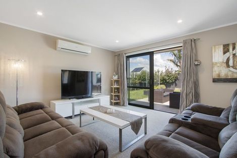 Photo of property in 3 Lakeside Terrace, Omokoroa, 3114