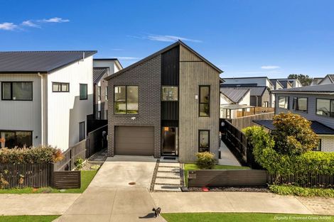 Photo of property in 19 Konoba Avenue, Kumeu, 0810