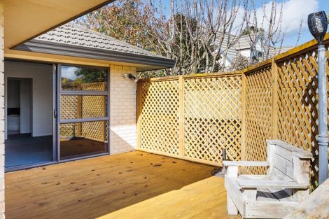 Photo of property in 31-33 Oak Crescent, Ashhurst, 4810