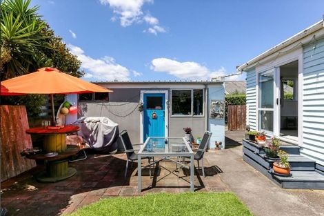 Photo of property in 17 Record Street, Fitzroy, New Plymouth, 4312