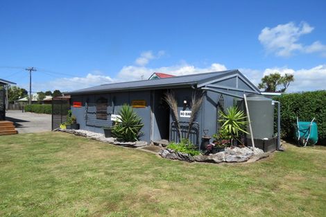 Photo of property in 8 Romilly Street, Westport, 7825