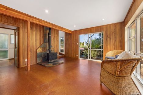 Photo of property in 35 Clinton Road, Tawharanui Peninsula, Matakana, 0986