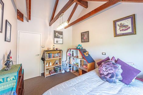 Photo of property in 2 Burtts Road, Durie Hill, Whanganui, 4500