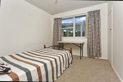 Photo of property in 17 Halberg Street, Glenfield, Auckland, 0629