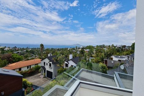 Photo of property in 5a Aberdeen Road, Castor Bay, Auckland, 0620