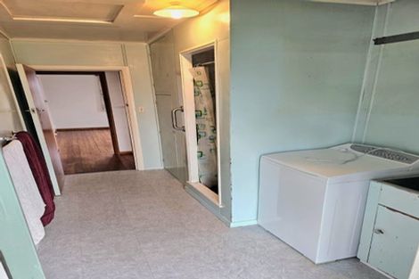 Photo of property in 19 Oxford Street, Martinborough, 5711