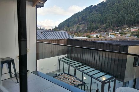 Photo of property in The Alex Apartments, 135u8a Hallenstein Street, Queenstown, 9300