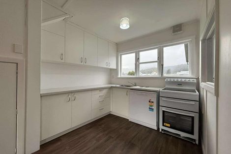 Photo of property in 11 Wainhouse Street, Stokes Valley, Lower Hutt, 5019