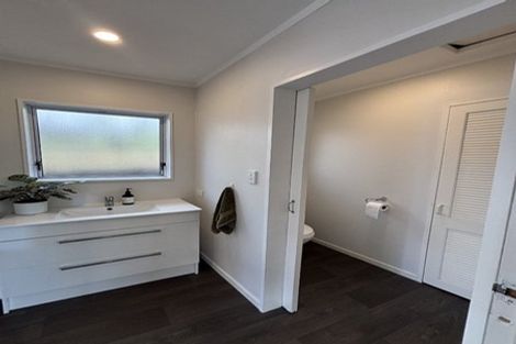 Photo of property in 16 Camellia Avenue, Bell Block, New Plymouth, 4312