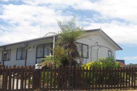 Photo of property in 8 Gray Avenue, Te Puke, 3119