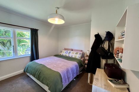 Photo of property in 94 Sutherland Road, Melrose, Wellington, 6023