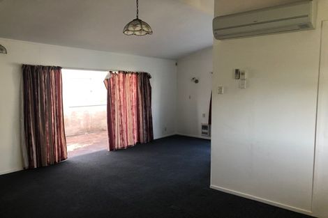 Photo of property in 334 Triangle Road, Massey, Auckland, 0614