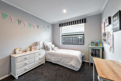 Photo of property in 11 O'rourke Place, Casebrook, Christchurch, 8051