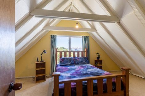 Photo of property in 17a Pimlico Place, Newlands, Wellington, 6037