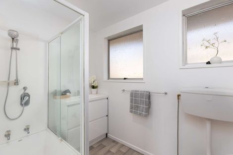 Photo of property in 19 Leonie Place, Aranui, Christchurch, 8061