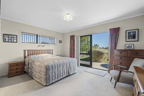 Photo of property in 6 Ash Place, Whalers Gate, New Plymouth, 4310