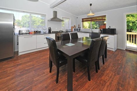 Photo of property in 6 Minton Place, Manurewa, Auckland, 2102