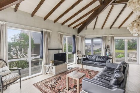 Photo of property in 9 Waiheke Street, Waikanae Beach, Waikanae, 5036