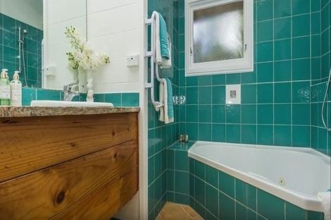 Photo of property in 7 Tranquil Glade, Hillcrest, Auckland, 0627