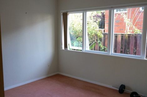 Photo of property in 20 Brunton Place, Glenfield, Auckland, 0629