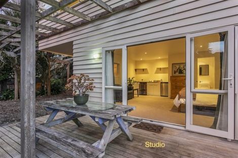 Photo of property in 39 Glenesk Road, Piha, New Lynn, 0772