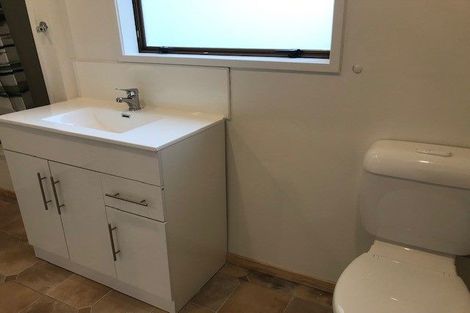 Photo of property in 12 Prince Regent Drive, Half Moon Bay, Auckland, 2012