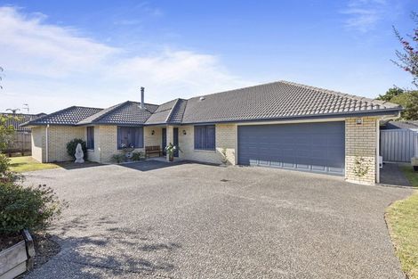 Photo of property in 68 Lough Bourne Drive, Pukekohe, 2120