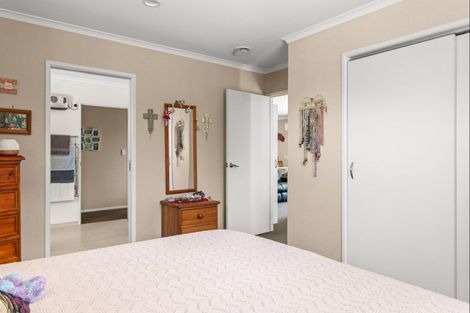 Photo of property in 24 Leon Street, Riverdale, Gisborne, 4010