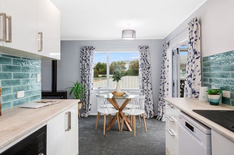 Photo of property in 10 Grimsby Grove, Wainuiomata, Lower Hutt, 5014