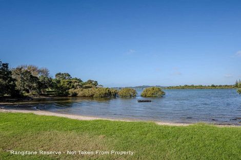 Photo of property in 11 Rangitane Loop Road, Kerikeri, 0294