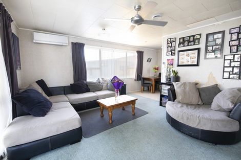 Photo of property in 2 Perry Crescent, Greenmeadows, Napier, 4112