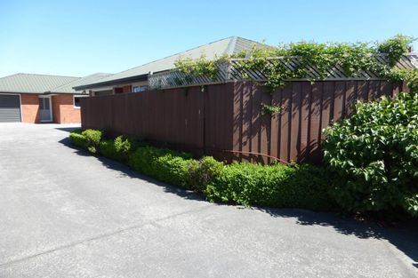 Photo of property in 2/43 Northcote Road, Northcote, Christchurch, 8052
