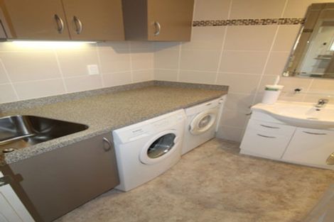 Photo of property in 65 Rhinevale Close, Henderson, Auckland, 0612