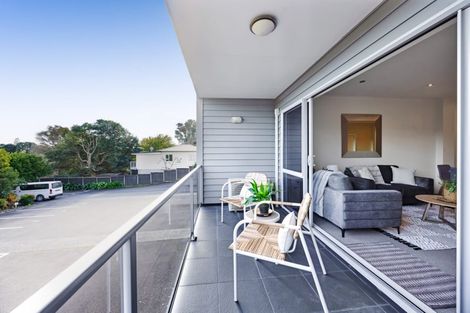 Photo of property in The Strand, 4/16 Ronald Street, Strandon, New Plymouth, 4312