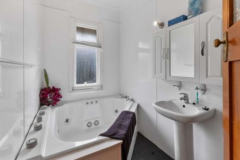 Photo of property in 1 Devon Road, Springvale, Whanganui, 4501